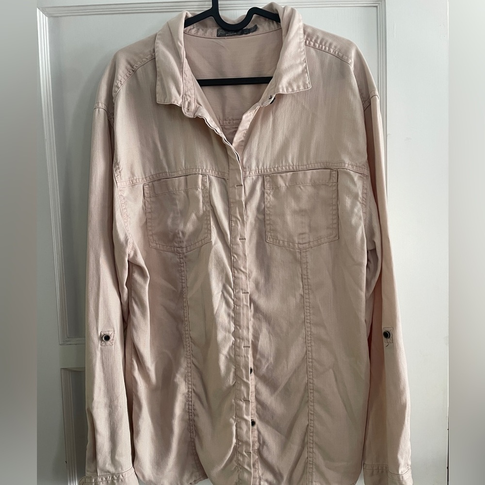 Cozy praNa pink button down